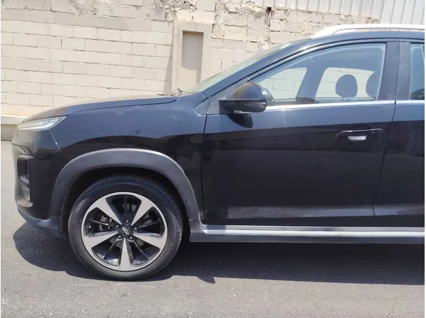 Car image 9