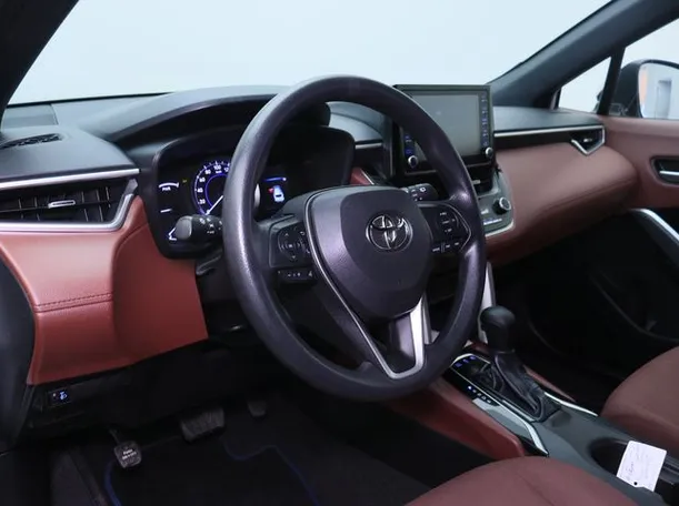 Car image 4