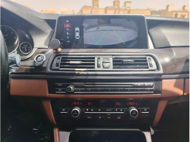 Car image 24