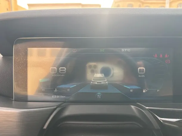 Car image 18