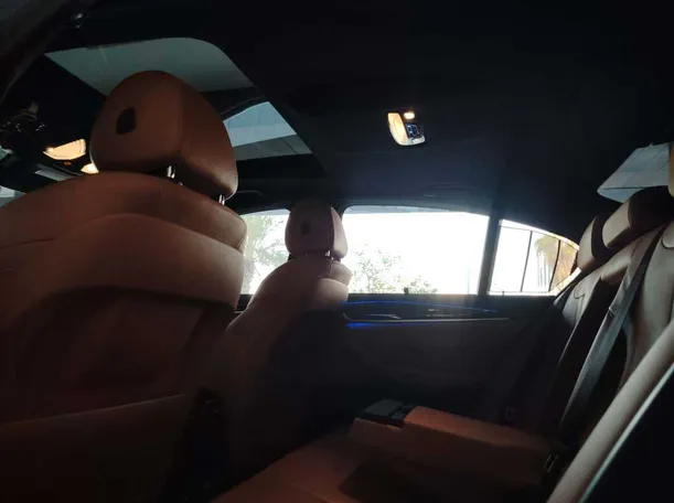 Car image 21