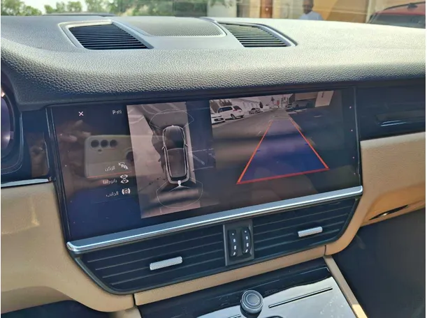 Car image 19