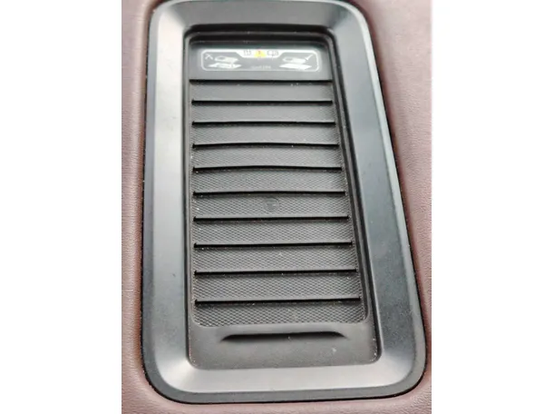 Car image 37