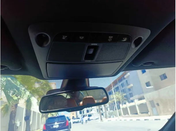 Car image 34