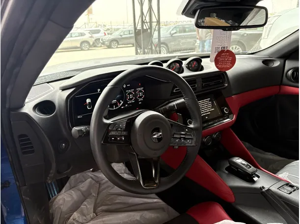 Car image 12