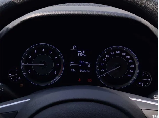 Car image 20