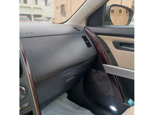 Car image 26