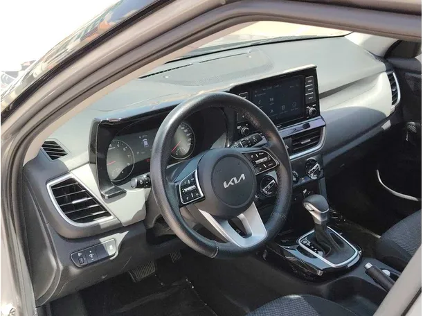 Car image 13