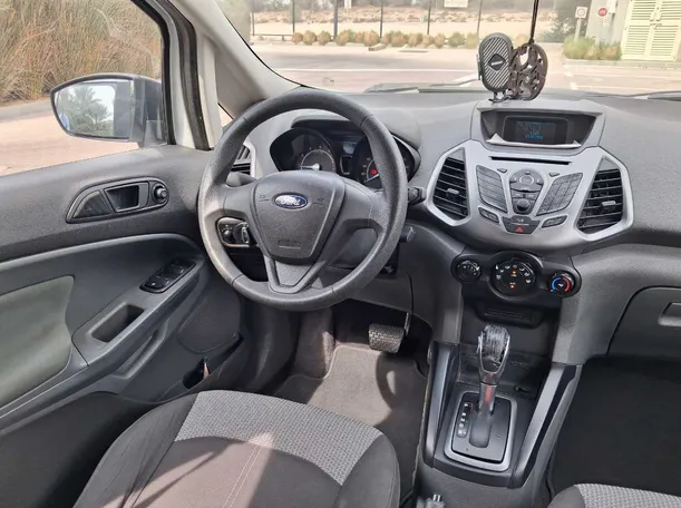 Car image 17