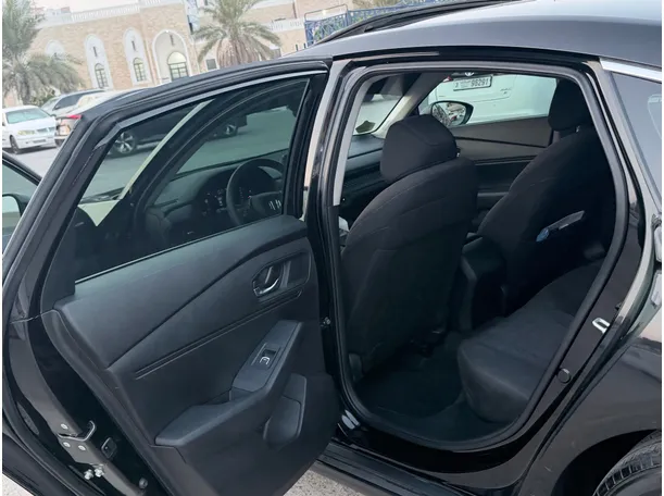 Car image 11