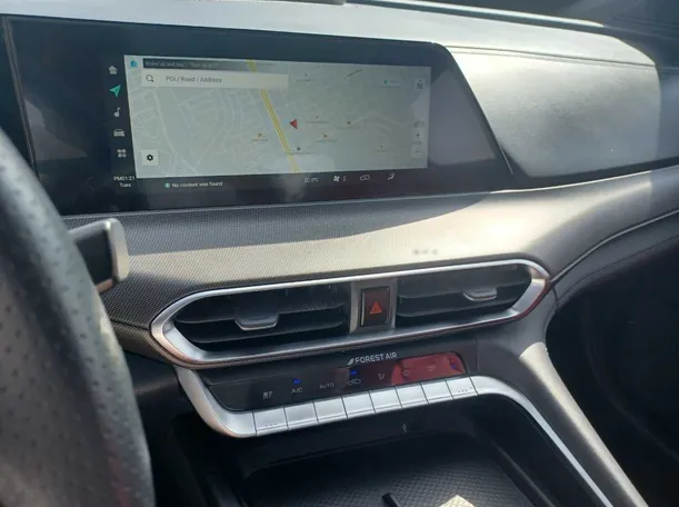 Car image 18