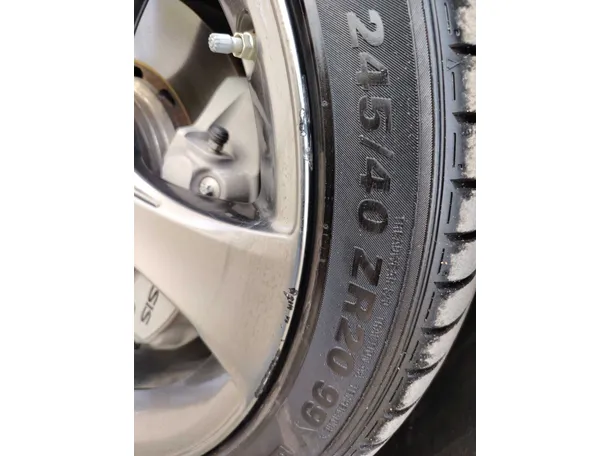 Car image 33