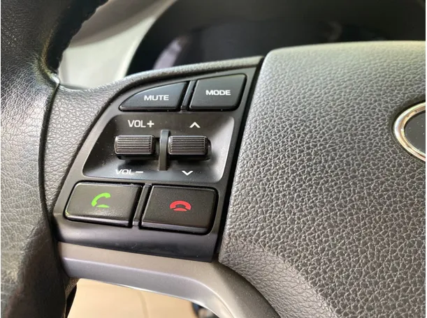 Car image 26