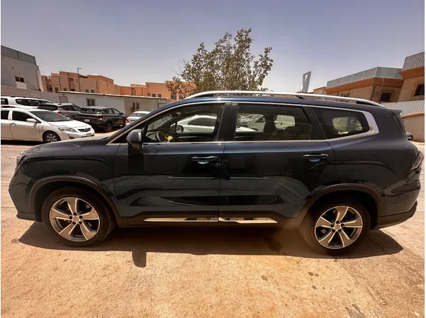 Car image 8