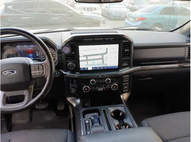 Car image 11