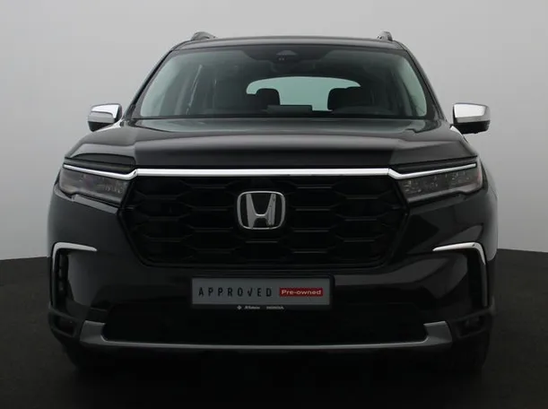 Car image 10