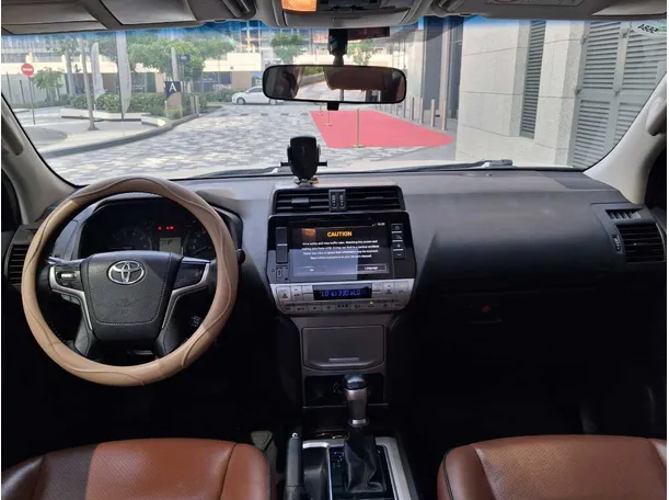 Car image 16