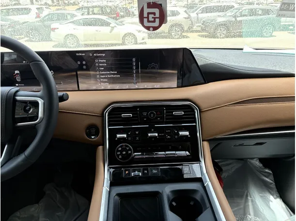 Car image 19