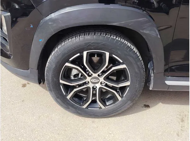 Car image 10