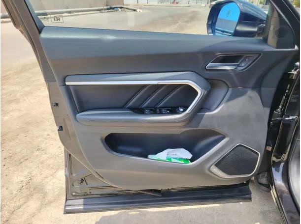 Car image 35