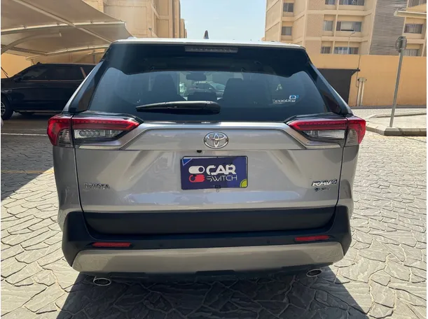 Car image 6