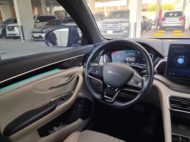 Car image 16