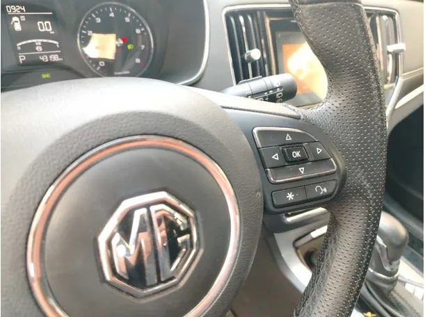 Car image 38
