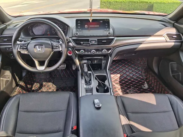 Car image 16