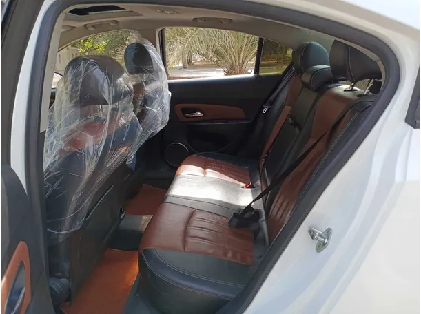 Car image 13