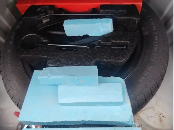 Car image 27