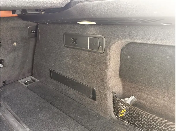 Car image 27
