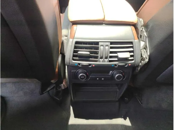 Car image 36