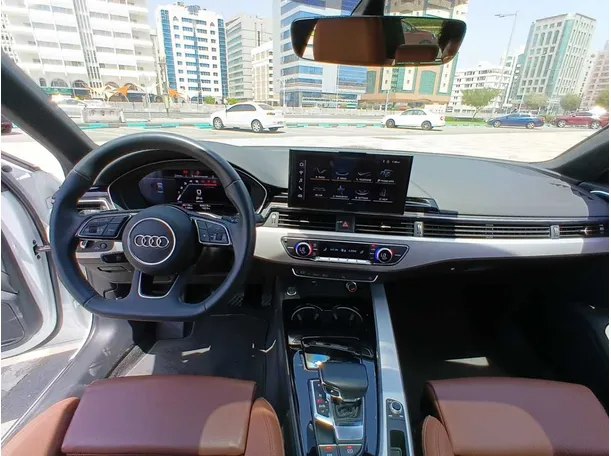 Car image 15