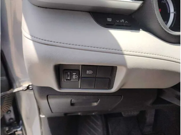 Car image 37