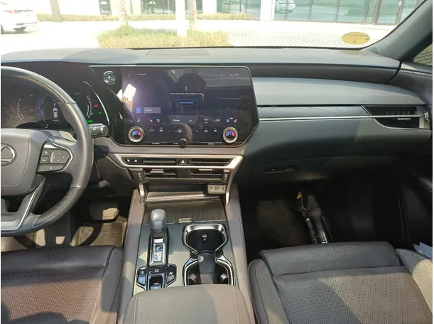Car image 15