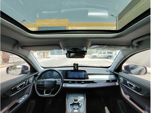 Car image 17