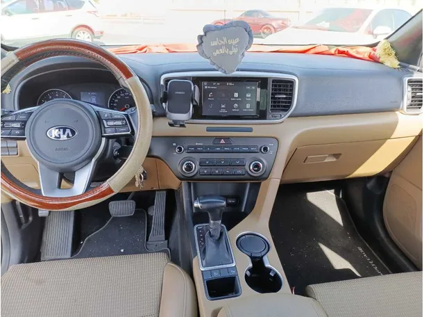 Car image 17