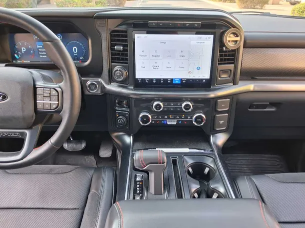 Car image 16