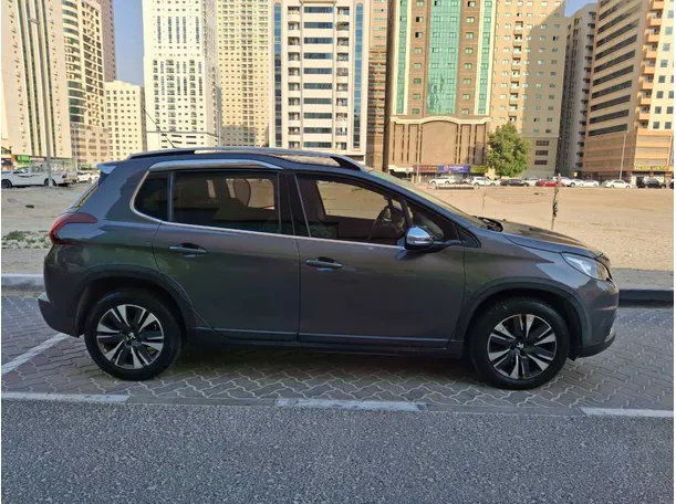 Car image 8