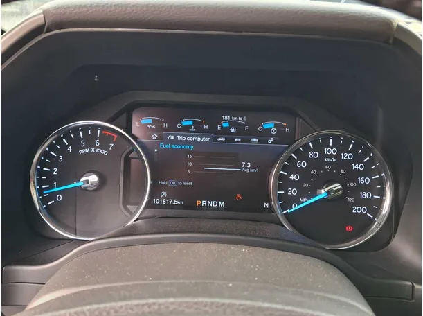 Car image 18
