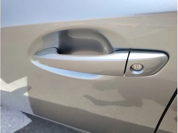 Car image 33