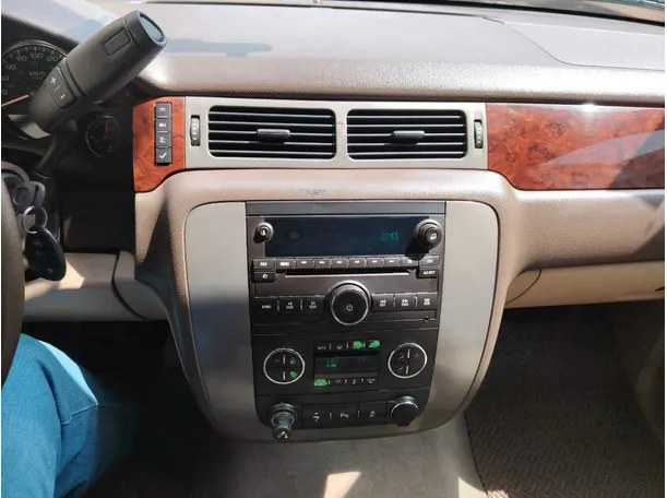 Car image 30