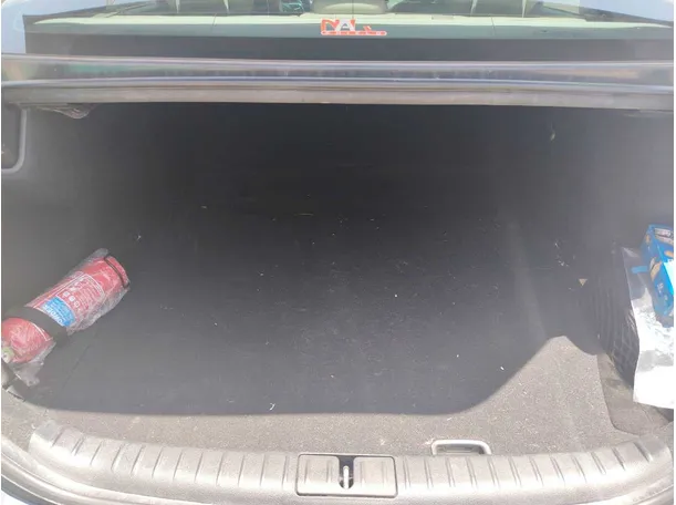 Car image 23