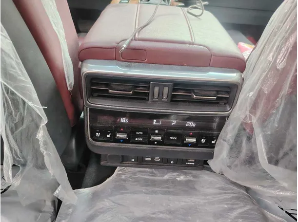 Car image 43