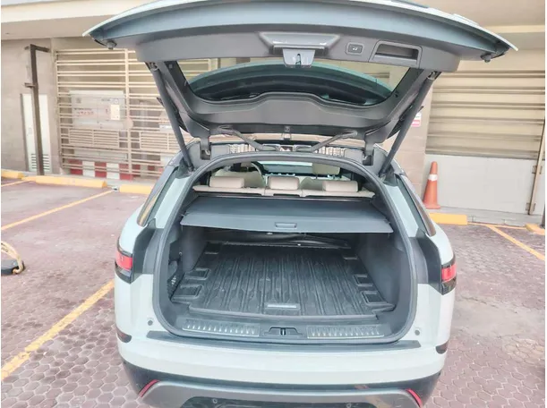 Car image 29