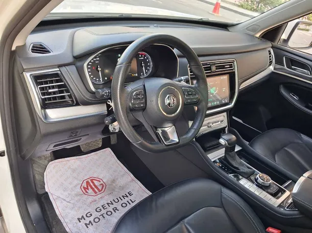 Car image 11