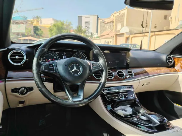 Car image 28