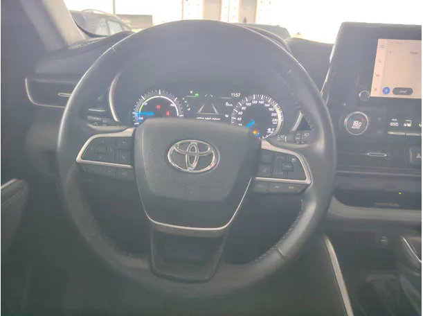 Car image 24