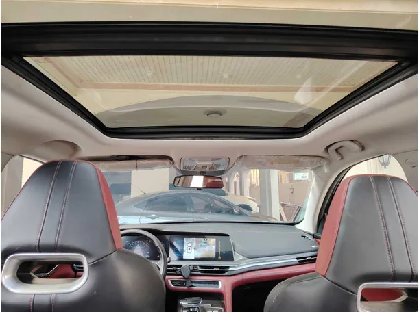 Car image 18