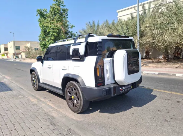 Car image 7